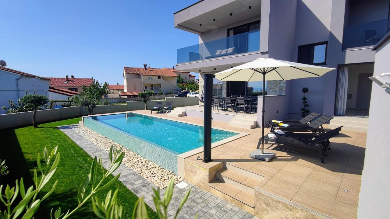 Villa Leola Liznjan Bagian luar foto