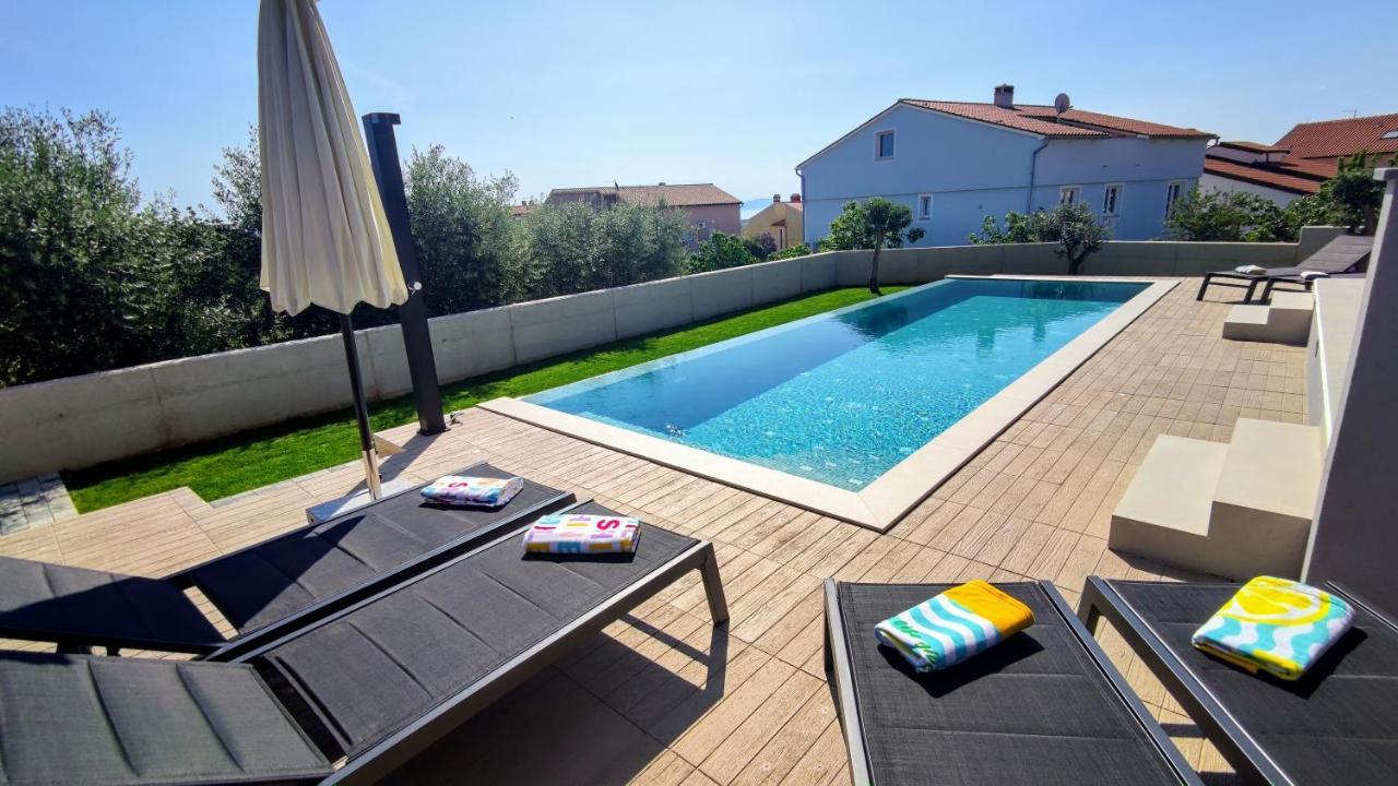 Villa Leola Liznjan Bagian luar foto