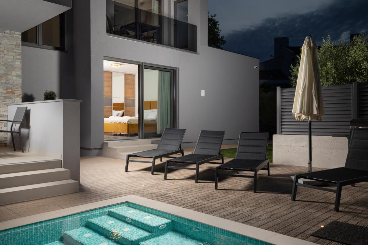 Villa Leola Liznjan Bagian luar foto
