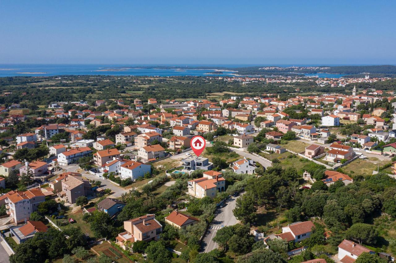 Villa Leola Liznjan Bagian luar foto