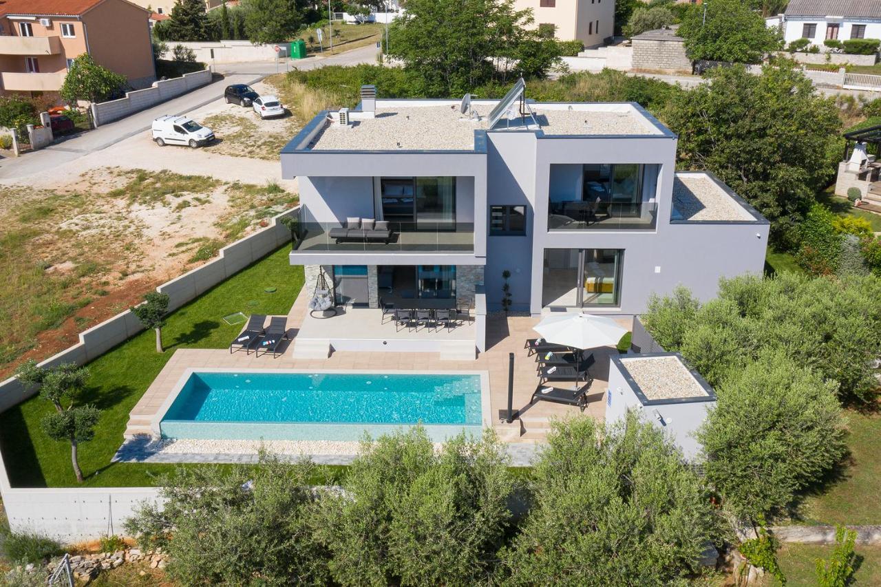 Villa Leola Liznjan Bagian luar foto